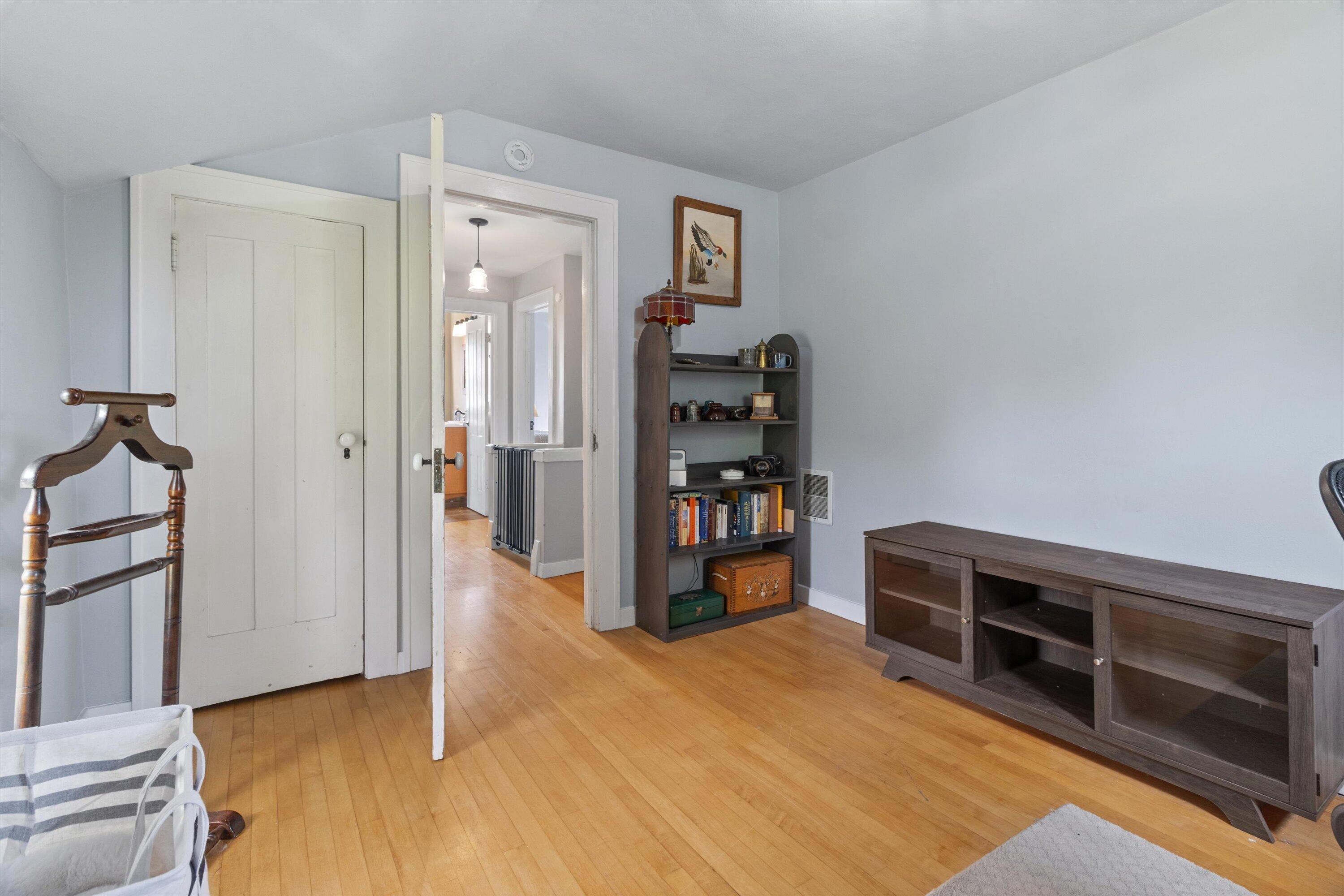 409 Clark Street Jefferson, WI 53549 - Photo 26 of 40 Upper Level