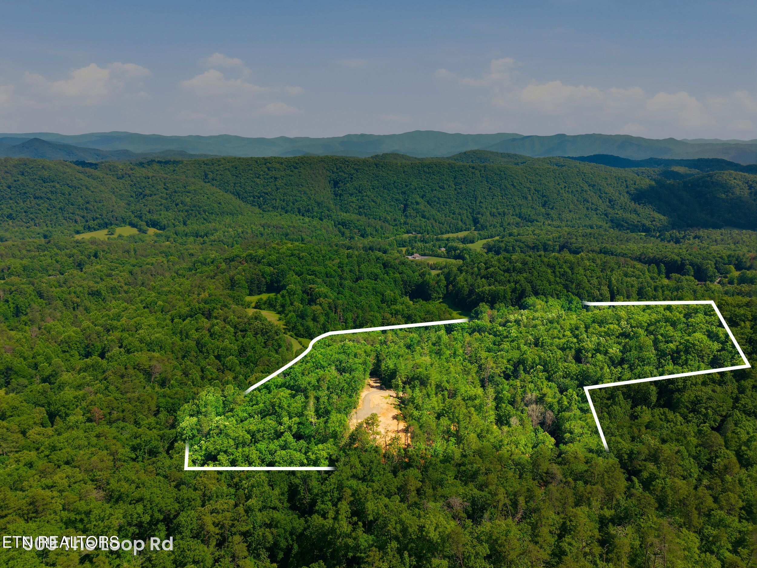 909 The Loop Road Walland, TN 37886 - Photo 3 of 32 5_909_the_loop_rd_0003 - property line