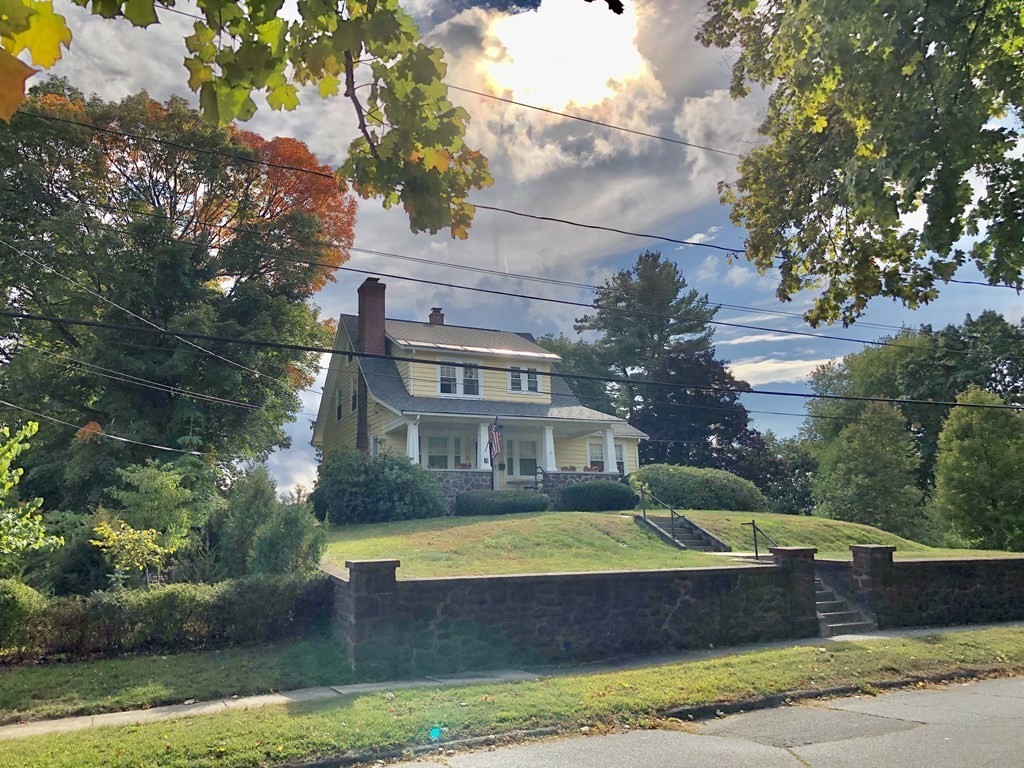 70 Riddell Street Greenfield, MA 01301 - Photo 3 of 29 Gallery Image 3