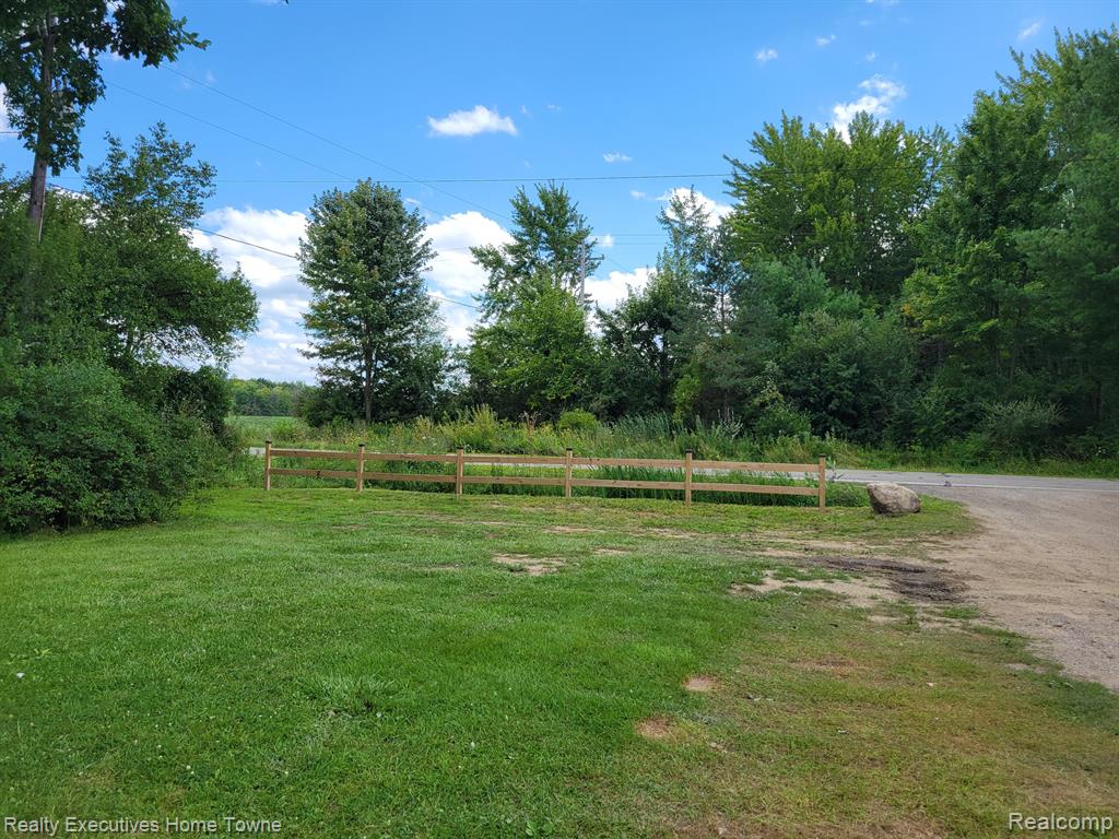 11004 Bryce Road Emmett, MI 48022 - Photo 10 of 36 Gallery Image 10