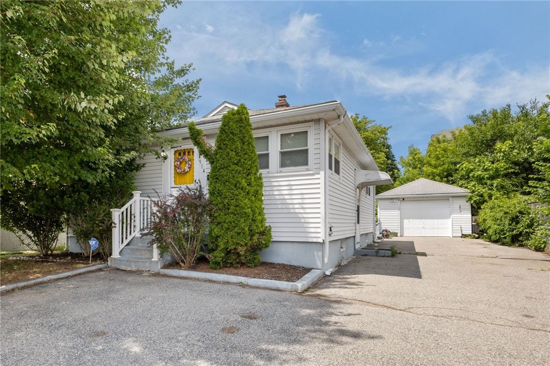 514 Robinson Street Woonsocket, RI 02895 - Photo 1 of 27