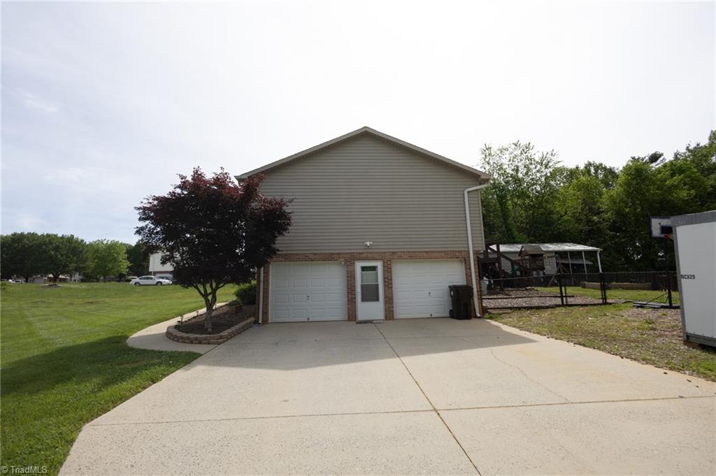 113 Stone Bridge Road Mount Airy, NC 27030 - Photo 17 of 50 Gallery Image 17