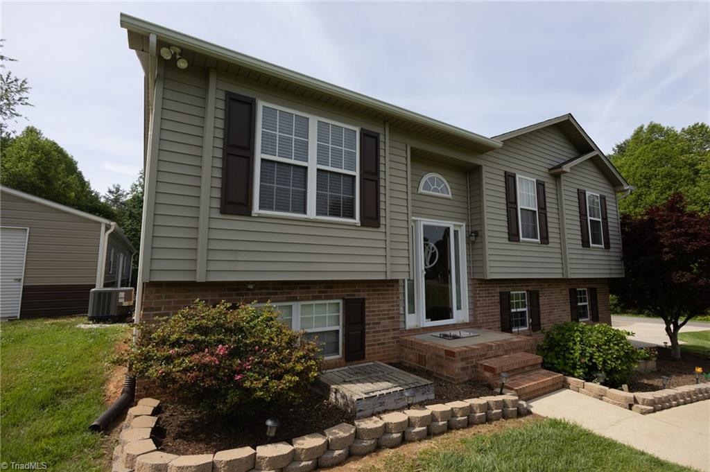113 Stone Bridge Road Mount Airy, NC 27030 - Photo 5 of 50 Gallery Image 5