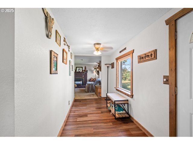 33968 East Loop Road Stanfield, OR 97875 - Photo 12 of 48 a view of entryway and hall