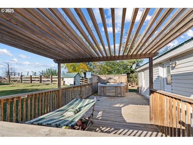 33968 East Loop Road Stanfield, OR 97875 - Photo 21 of 48 a view of a chairs and tables in the balcony