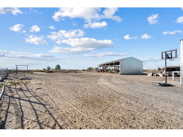 33968 East Loop Road Stanfield, OR 97875 - Photo 38 of 48 a view of outdoor space with city view