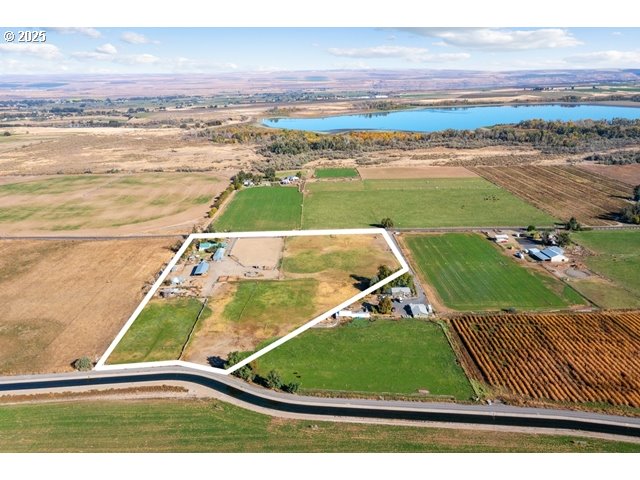 33968 East Loop Road Stanfield, OR 97875 - Photo 47 of 48 an aerial view of a football ground