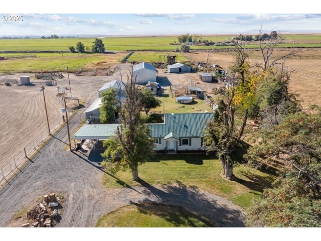 33968 East Loop Road Stanfield, OR 97875 - Photo 48 of 48 a view of a city with an ocean view
