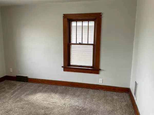 $650 | 1829 Hale Avenue, Unit 1/2, Fort Wayne, IN 46802