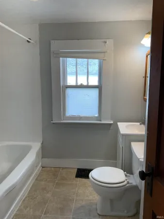 $650 | 1829 Hale Avenue, Unit 1/2, Fort Wayne, IN 46802
