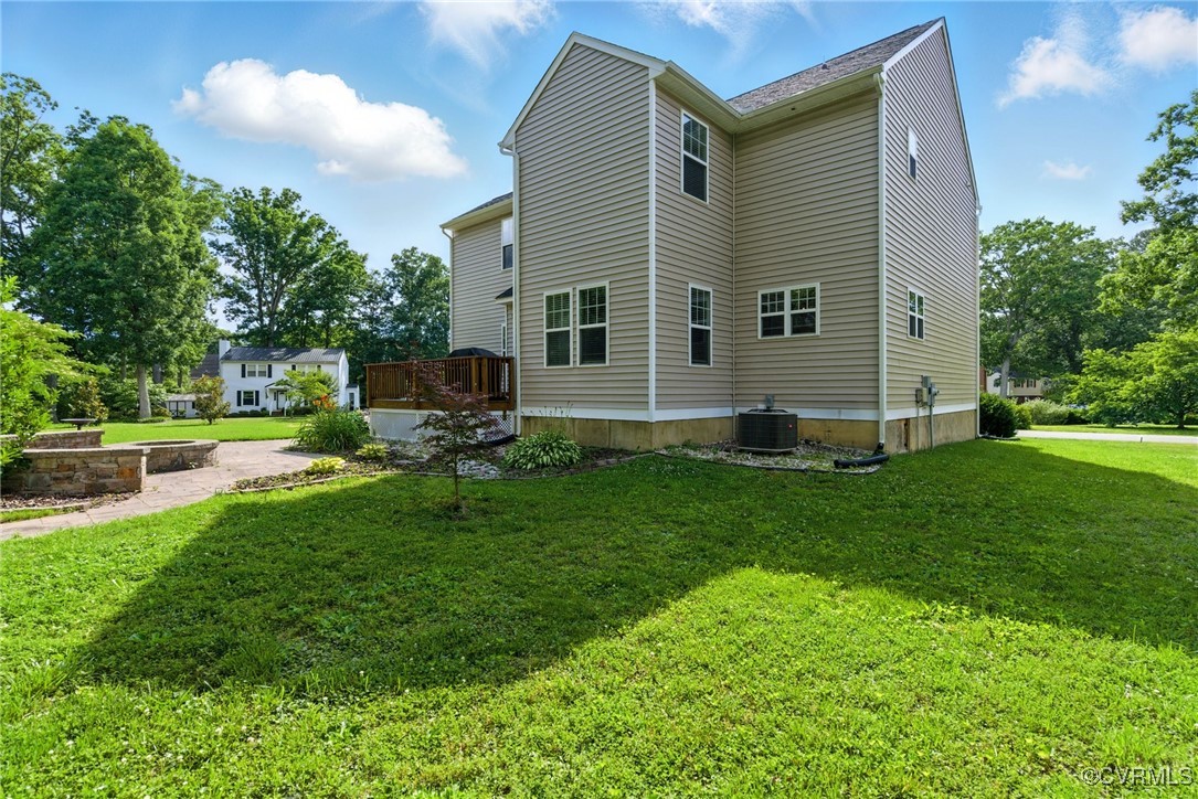 2201 Vandover Road Henrico, VA 23229 - Photo 39 of 43 a view of backyard with sitting area and garden