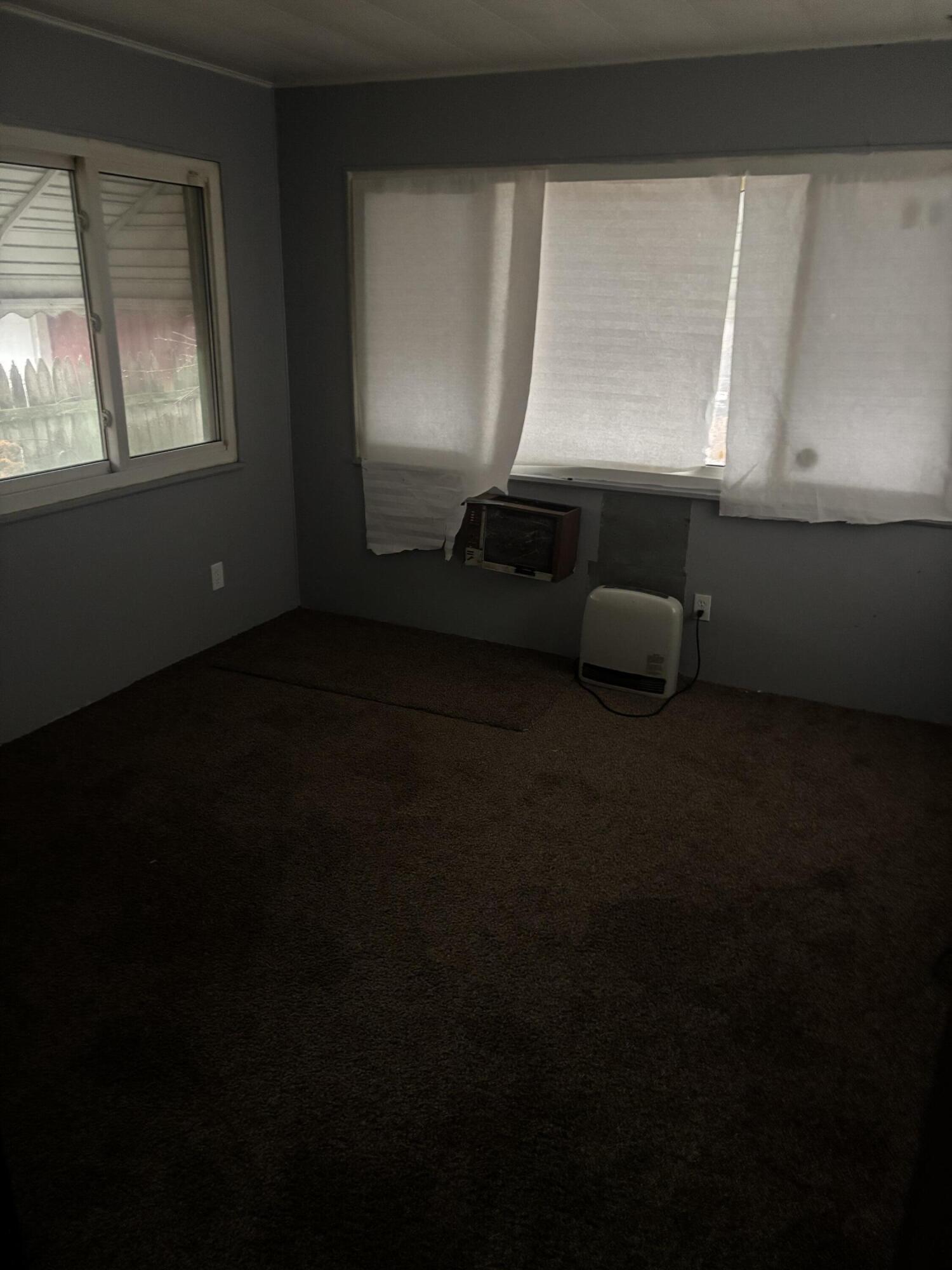 15819 Manning Street Detroit, MI 48205 - Photo 11 of 15 IMG_5211 (1)