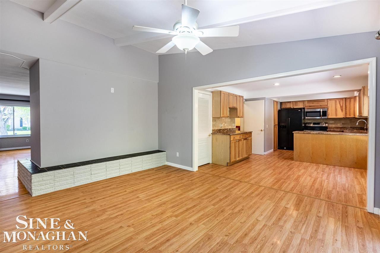 988 Canterbury Road Grosse Pointe Woods, MI 48236 - Photo 8 of 25