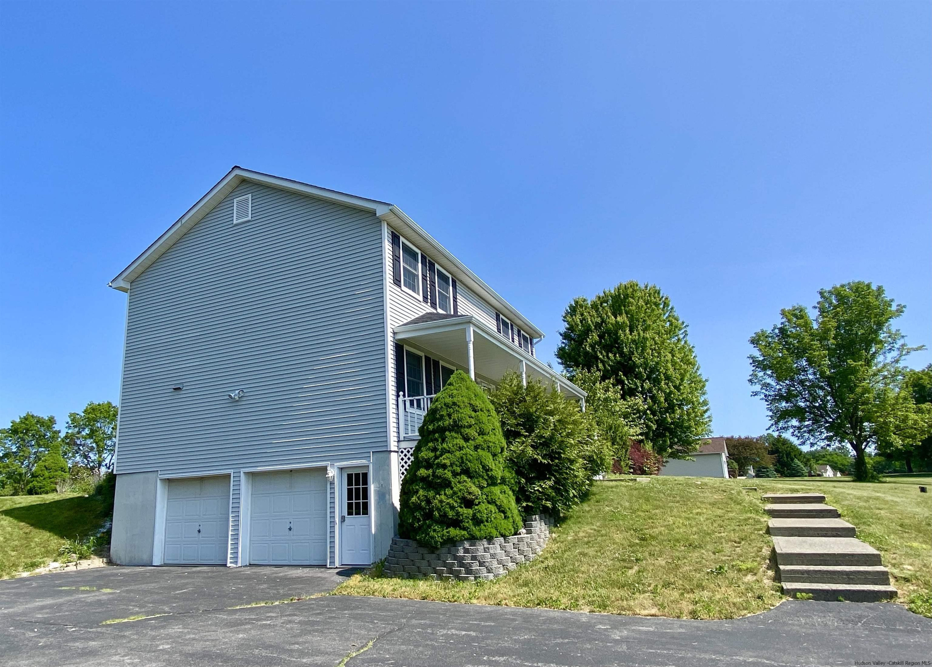 29 Millbrook Road Gardiner, NY 12589 - Photo 27 of 34 a front view of a house with a yard