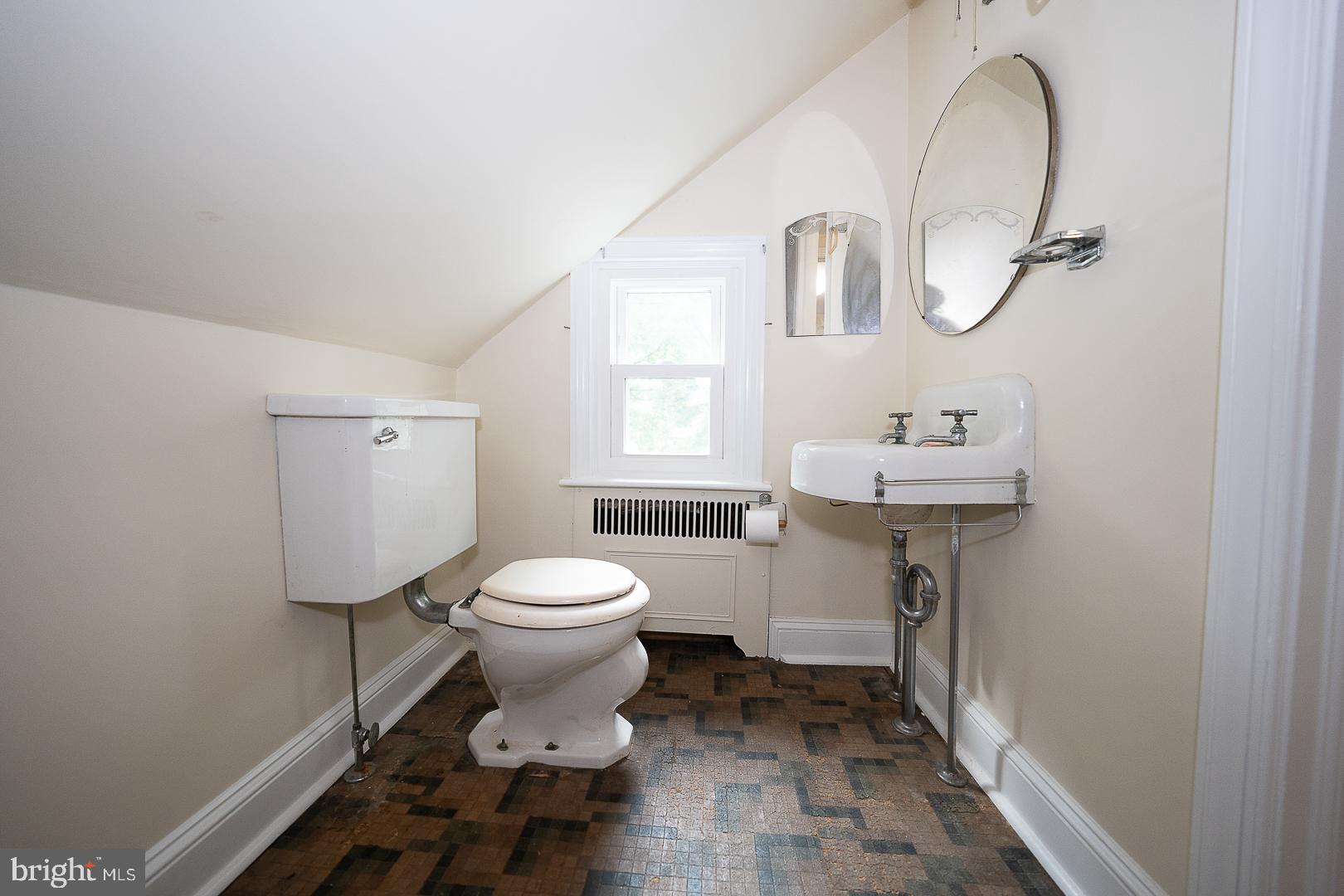 52 Rockglen Road Wynnewood, PA 19096 - Photo 21 of 26 Gallery Image 21
