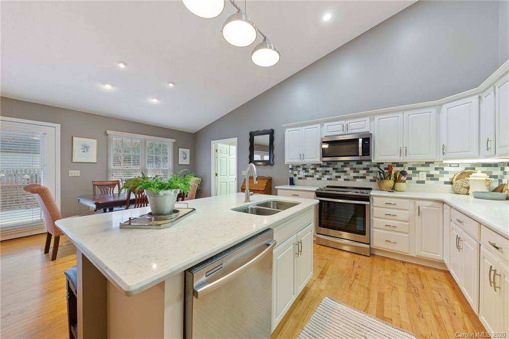 2304 Crymes Cove Road Waynesville, NC 28786 - Photo 8 of 28 Gallery Image 8