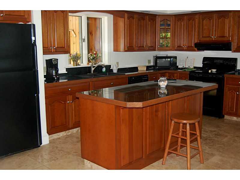 5 Elden Point Road Bailey Island, ME 04003 - Photo 5 of 34 Kitchen.