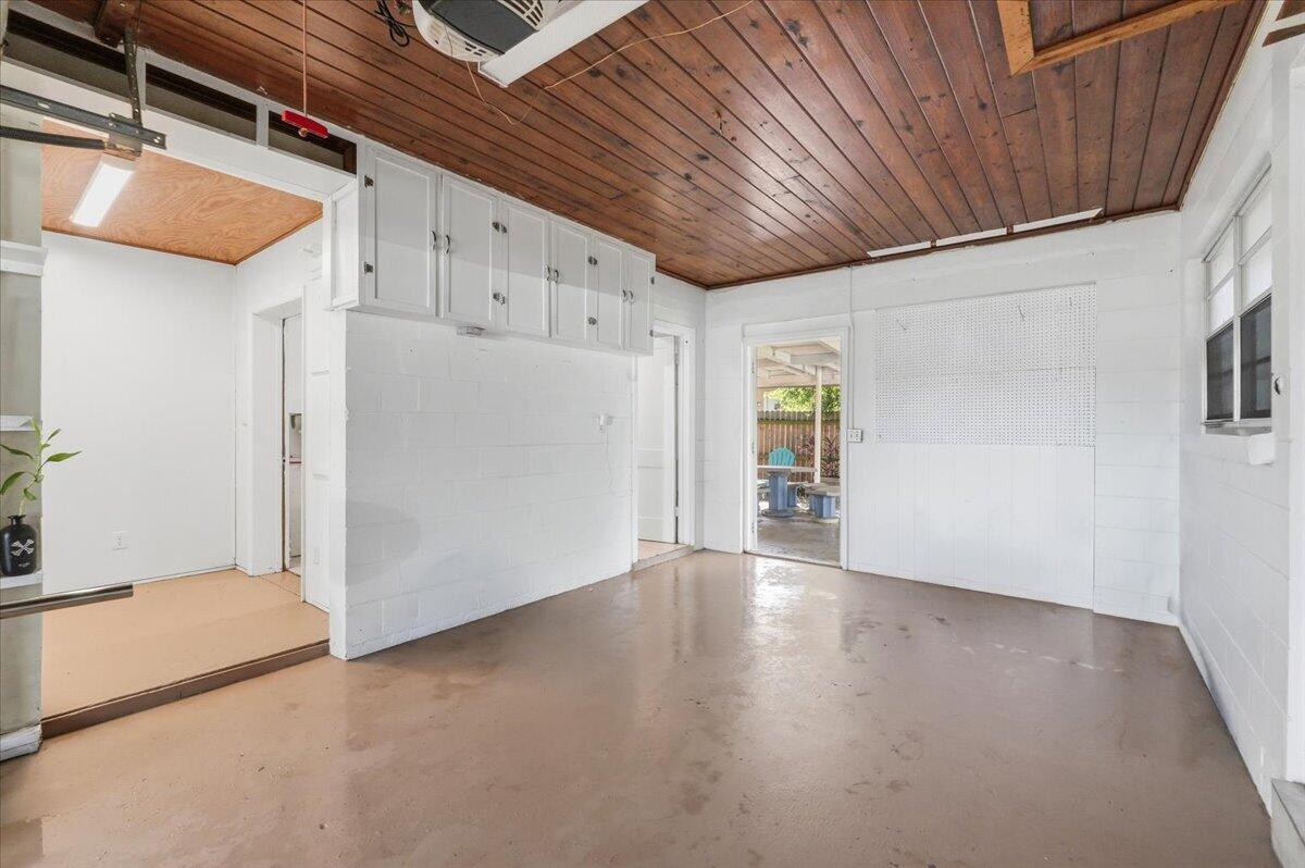 1408 New Jersey Road Lakeland, FL 33803 - Photo 46 of 58 49-Garage