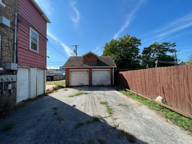 305 153rd Street Calumet City, IL 60409 - Photo 3 of 40 a view of back yard of the house