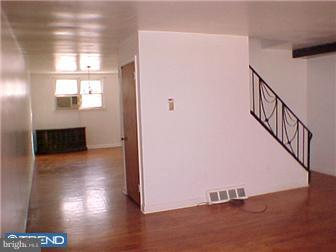 1439 Elson Road Brookhaven, PA 19015 - Photo 5 of 12 Living Room
