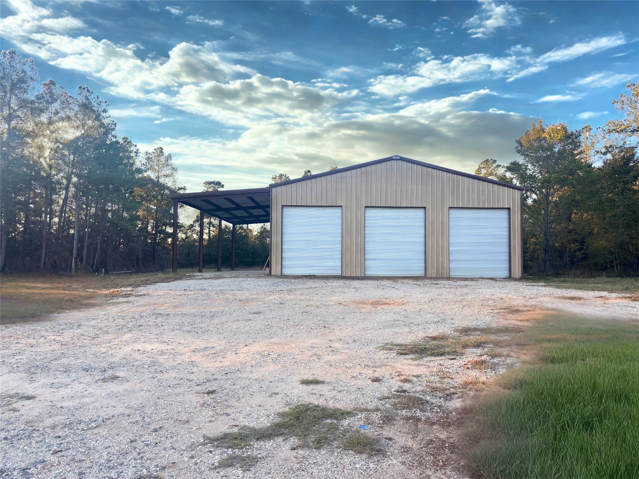 18074 Hill Road Cleveland, TX 77328 - Photo 10 of 19 a backyard of a house