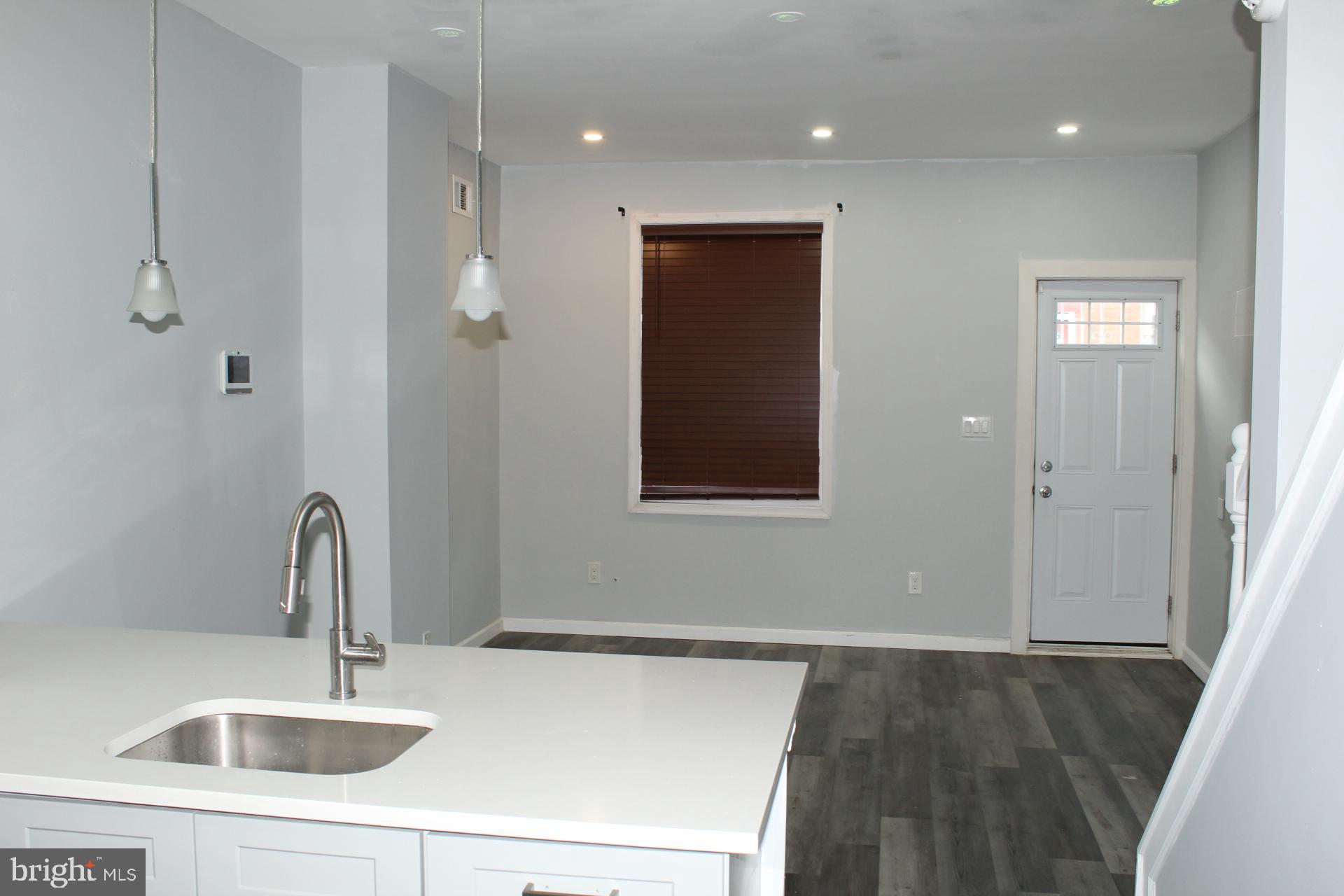 2546 West Seltzer Street Philadelphia, PA 19132 - Photo 5 of 17