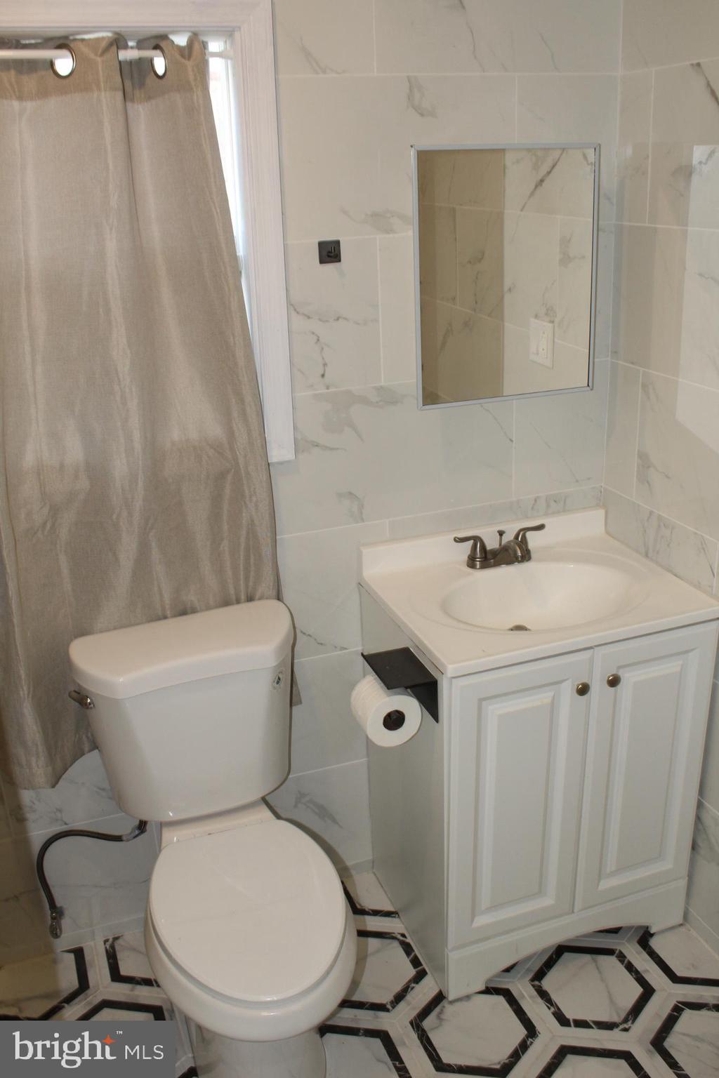 2546 West Seltzer Street Philadelphia, PA 19132 - Photo 8 of 17