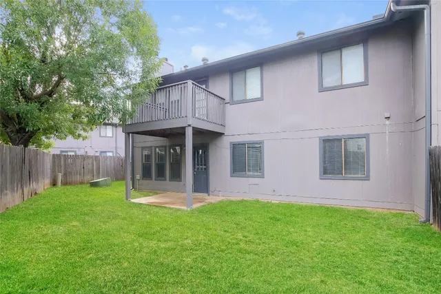 $945 | 1813 Rawhide Drive, Round Rock, TX 78681