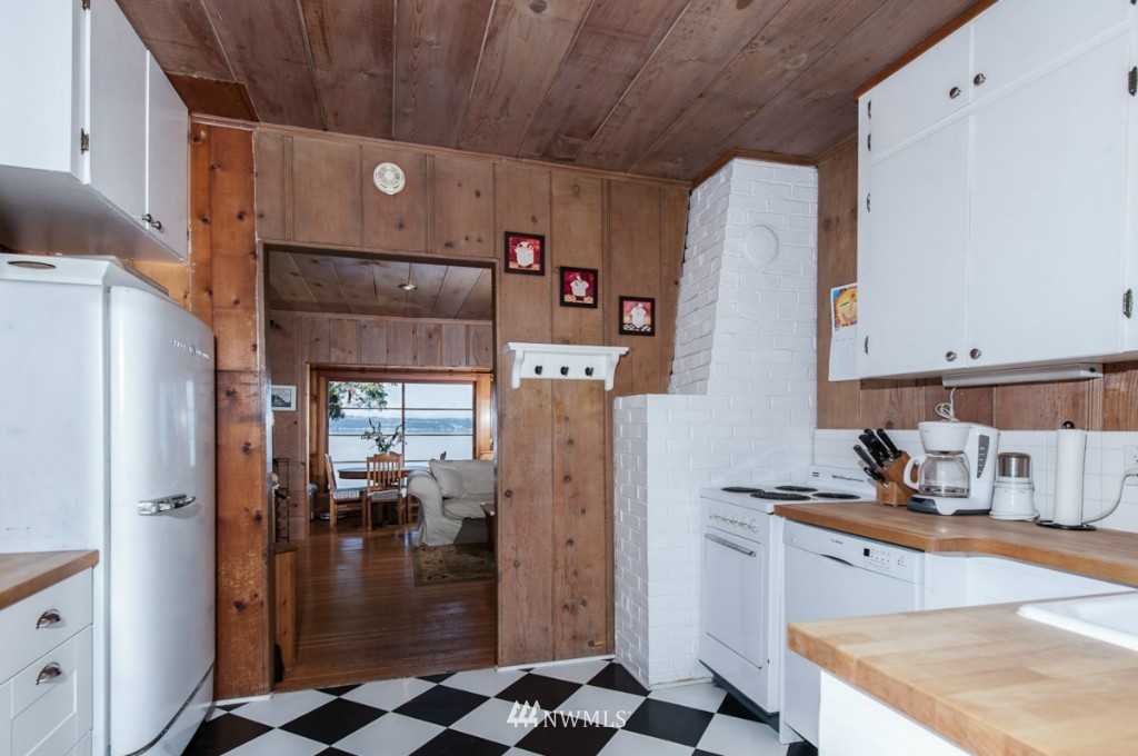 14908 Glen Acres Road Southwest Vashon, WA 98070 - Photo 8 of 15 Gallery Image 8