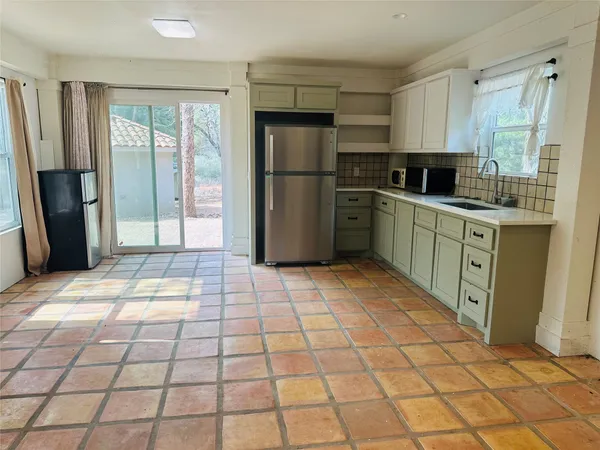 $350,000 | 1053 Elm Crest Drive, New Ulm, TX 78950