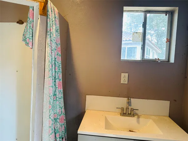 $350,000 | 1053 Elm Crest Drive, New Ulm, TX 78950