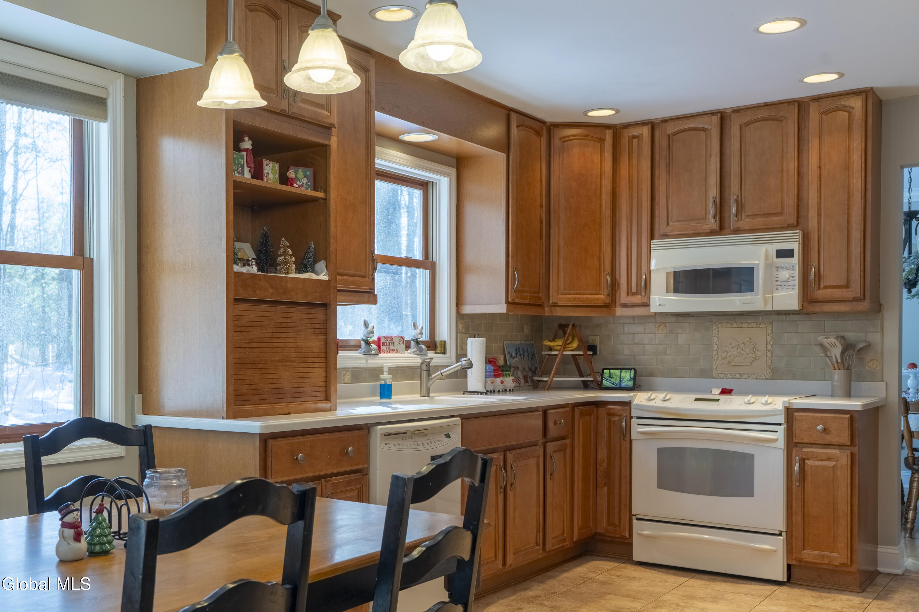 24 Old Deer Camp Road Saratoga Springs, NY 12866 - Photo 9 of 26 24 Old Deer Camp -11