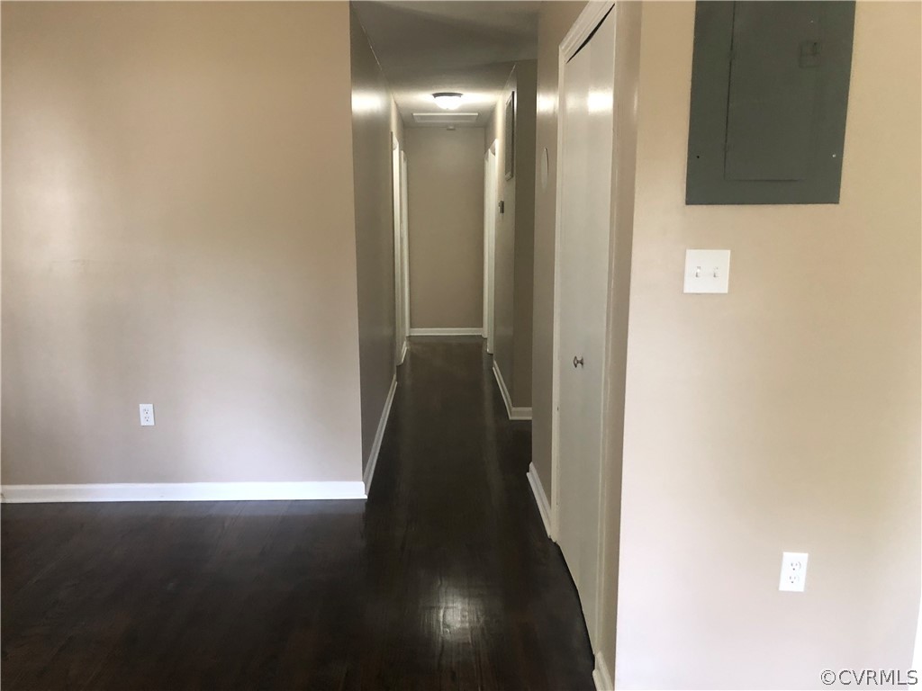 1813 Little Deer Road Alberta, VA 23821 - Photo 16 of 27 a view of a hallway