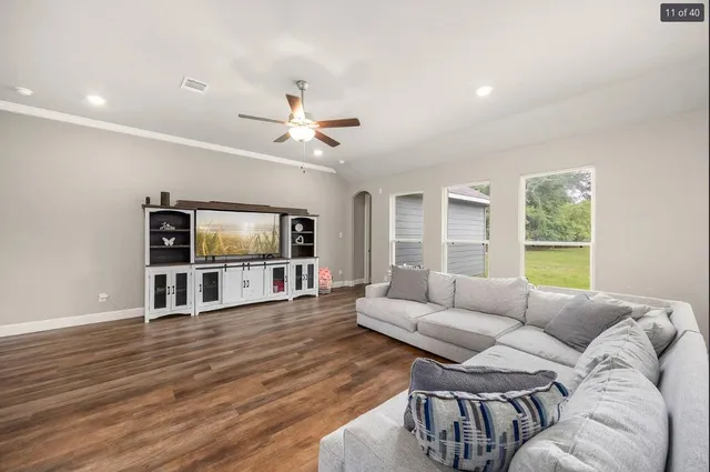 $2,100 | 26579 Pin Oak Drive, Hempstead, TX 77445