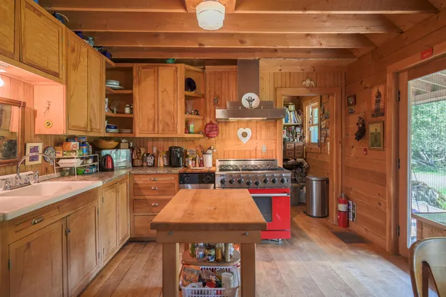 $699,000 | 143 Biddle Road, Lincoln, VT 05443