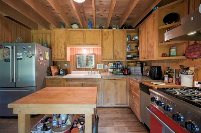 $699,000 | 143 Biddle Road, Lincoln, VT 05443