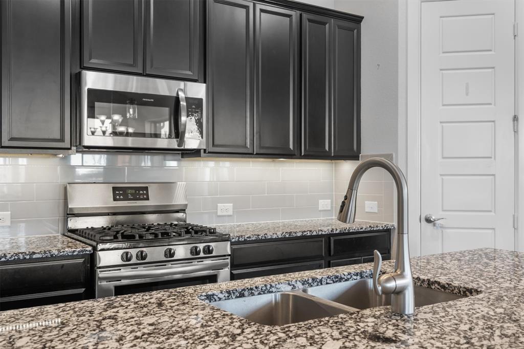 709 Bent Brook Road Little Elm, TX 75068 - Photo 12 of 36