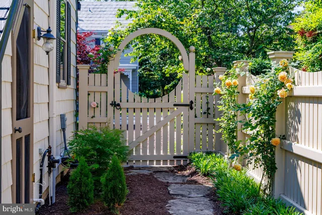 $1,175,000 | 205 East Chew Avenue, St. Michaels, MD 21663