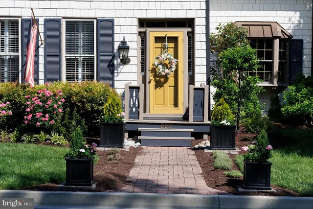 $1,175,000 | 205 East Chew Avenue, St. Michaels, MD 21663