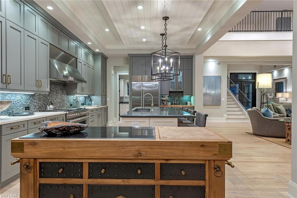3170 Crayton Road Naples, FL 34103 - Photo 10 of 35