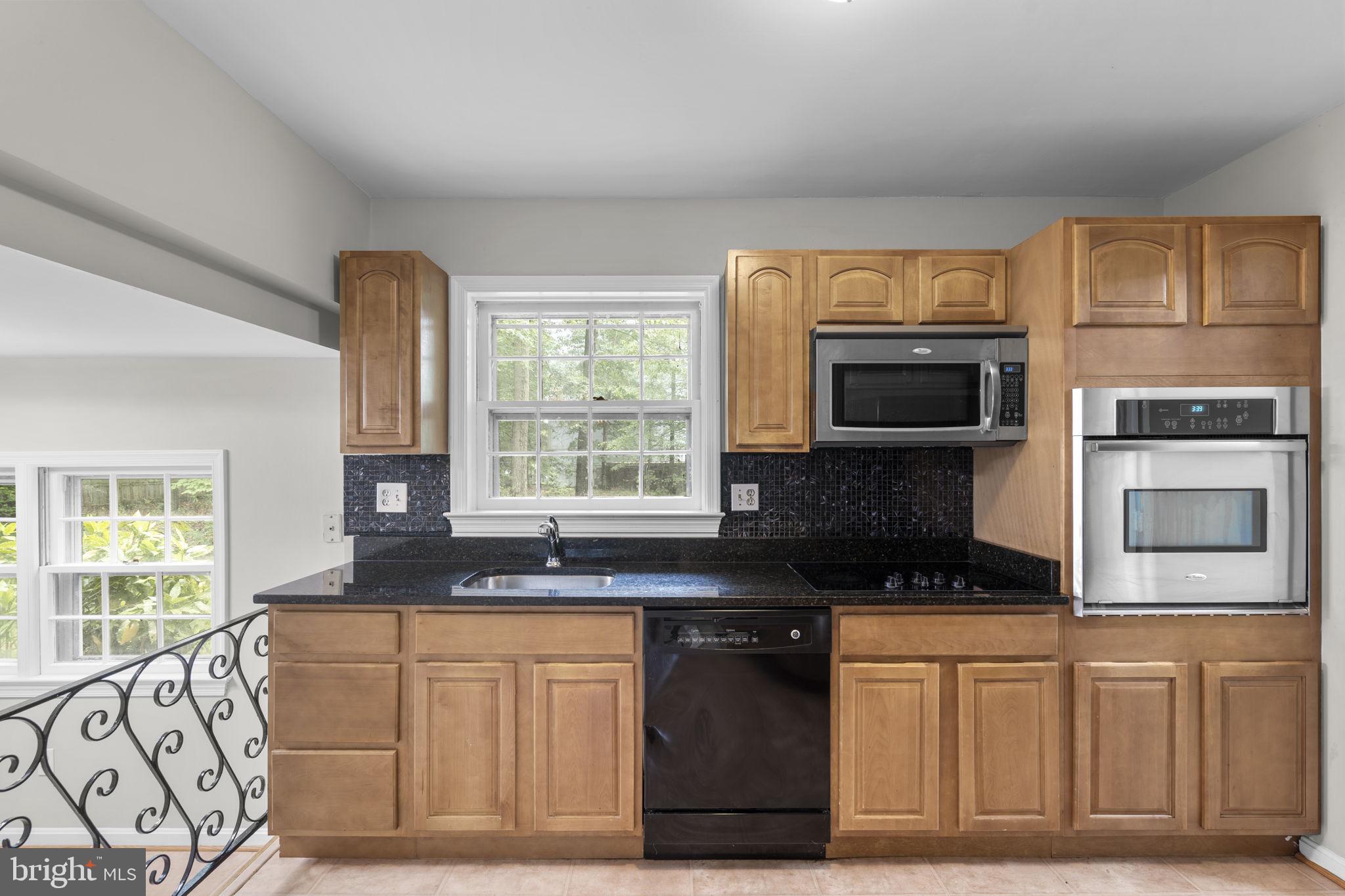 1585 Kimblewick Road Potomac, MD 20854 - Photo 17 of 60