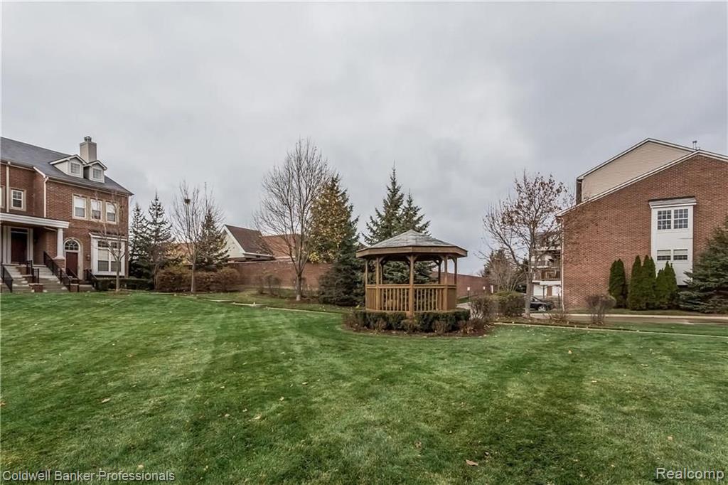 16894 Farmington Road, Unit 41 Livonia, MI 48154 - Photo 28 of 32