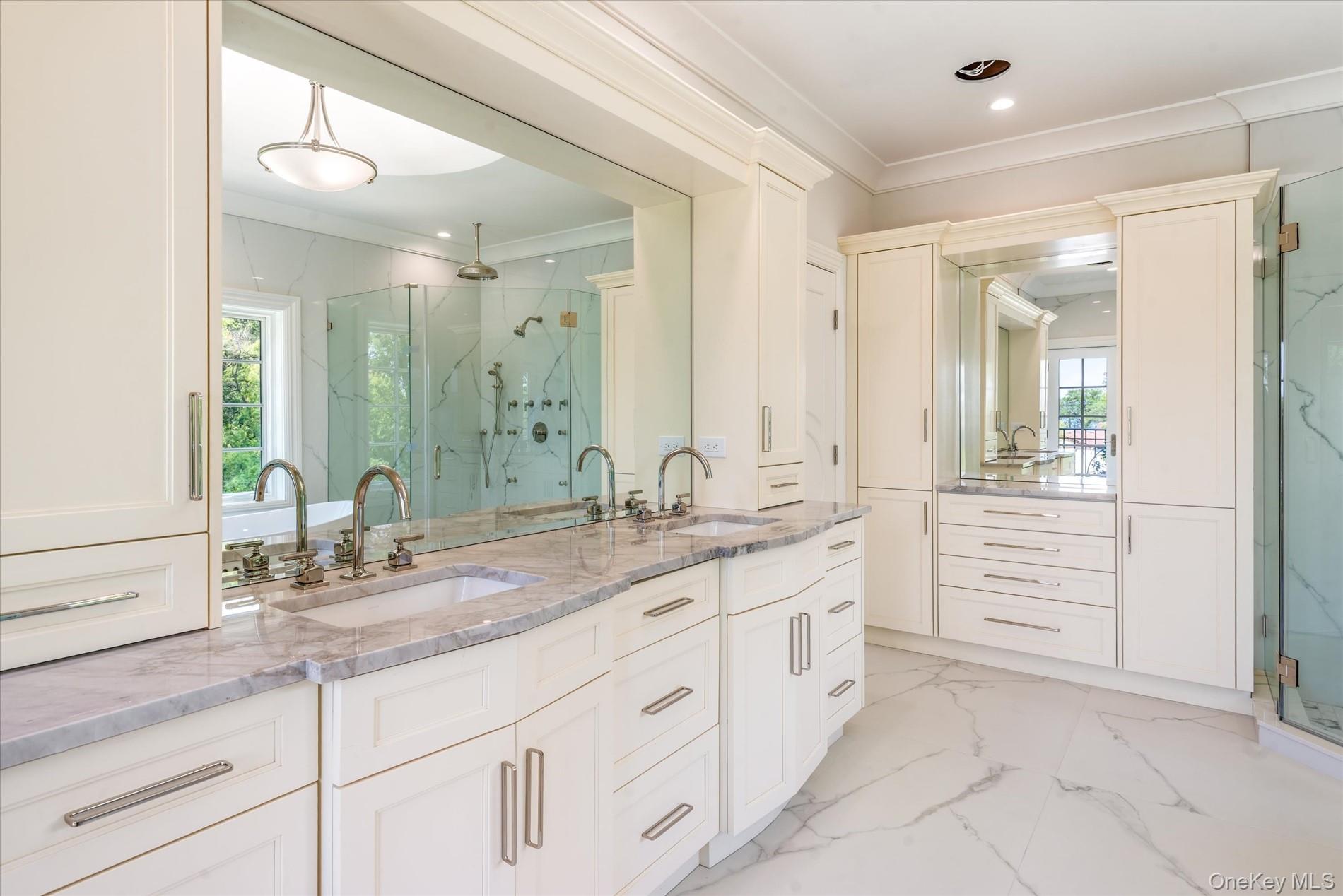 566 East Shore Road Kings Point, NY 11024 - Photo 23 of 43