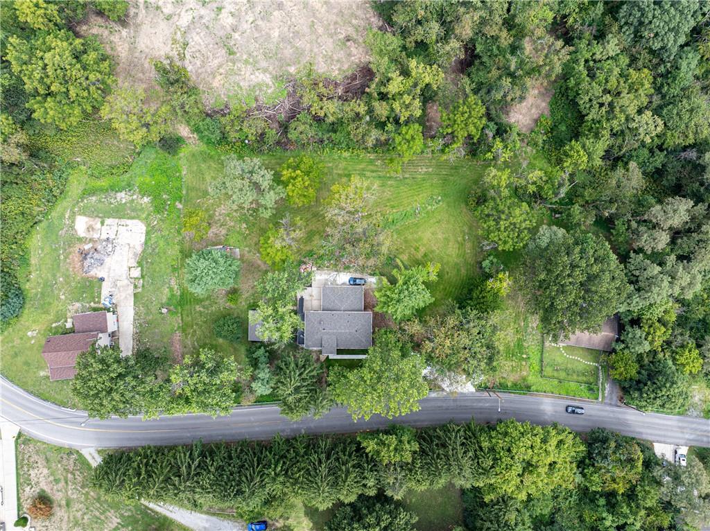 3326 New England Road West Mifflin, PA 15122 - Photo 41 of 46 a view of a garden