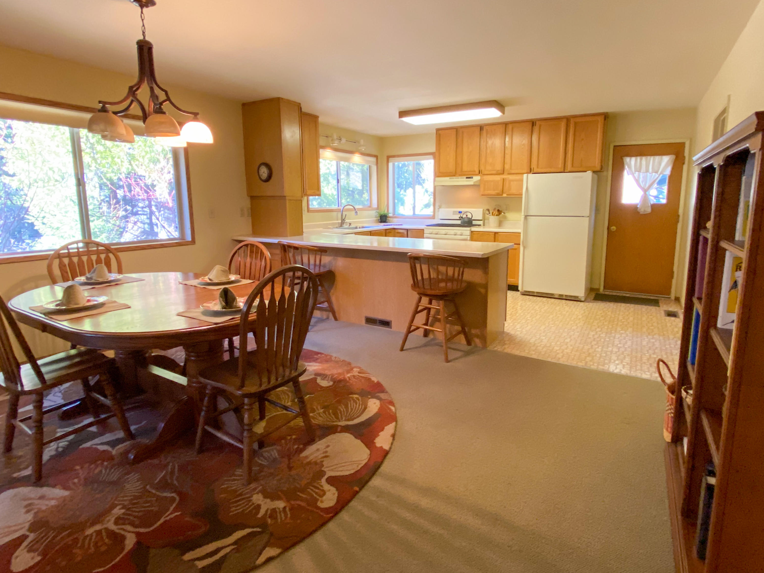 216 Airport Road Trinity Center, CA 96091 - Photo 10 of 32 Easy Access Dining Area