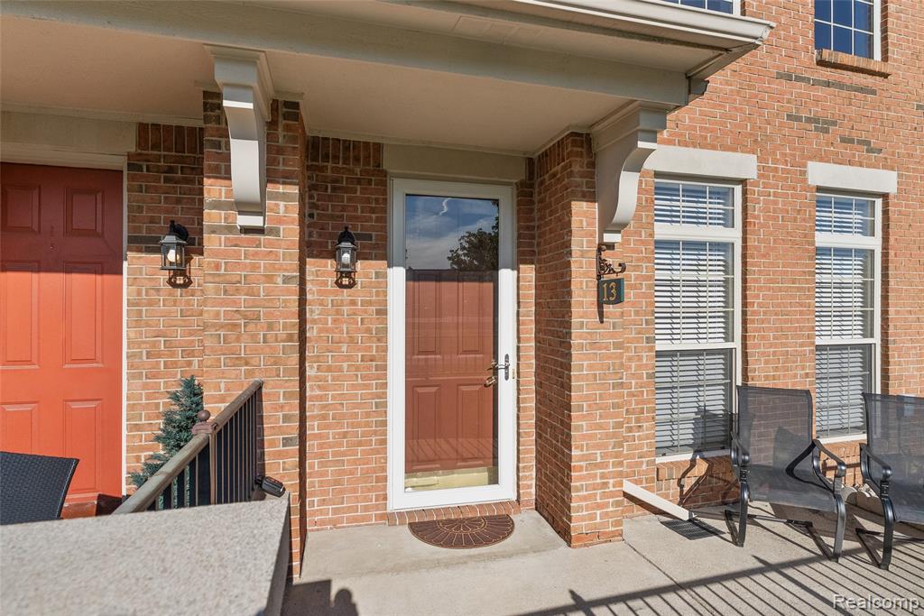 13 North Squirrel Road Auburn Hills, MI 48326 - Photo 7 of 63