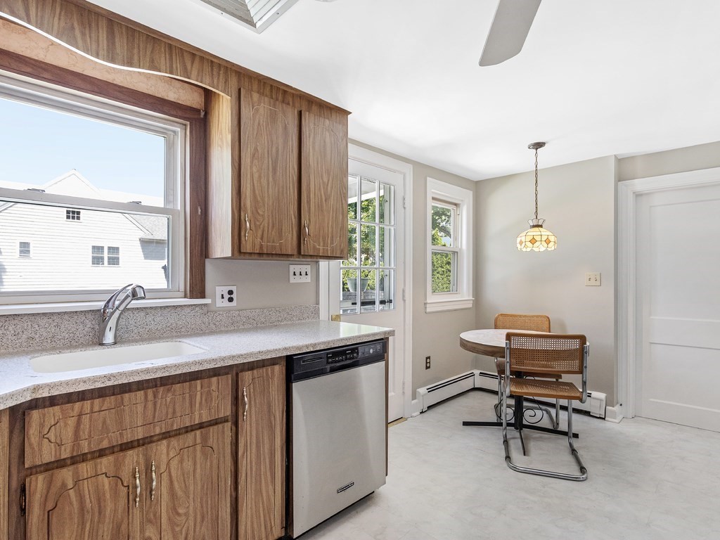 34 Bowker Road Waltham, MA 02453 - Photo 13 of 38 Gallery Image 13