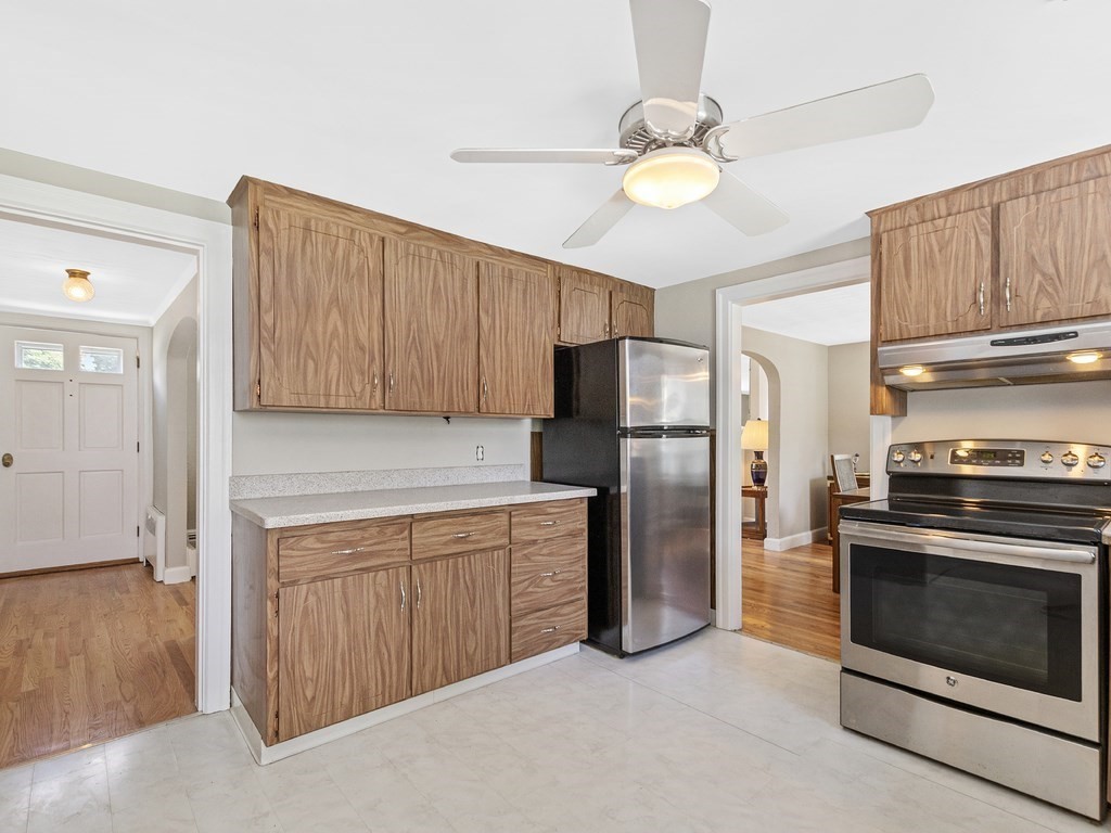 34 Bowker Road Waltham, MA 02453 - Photo 9 of 38 Gallery Image 9