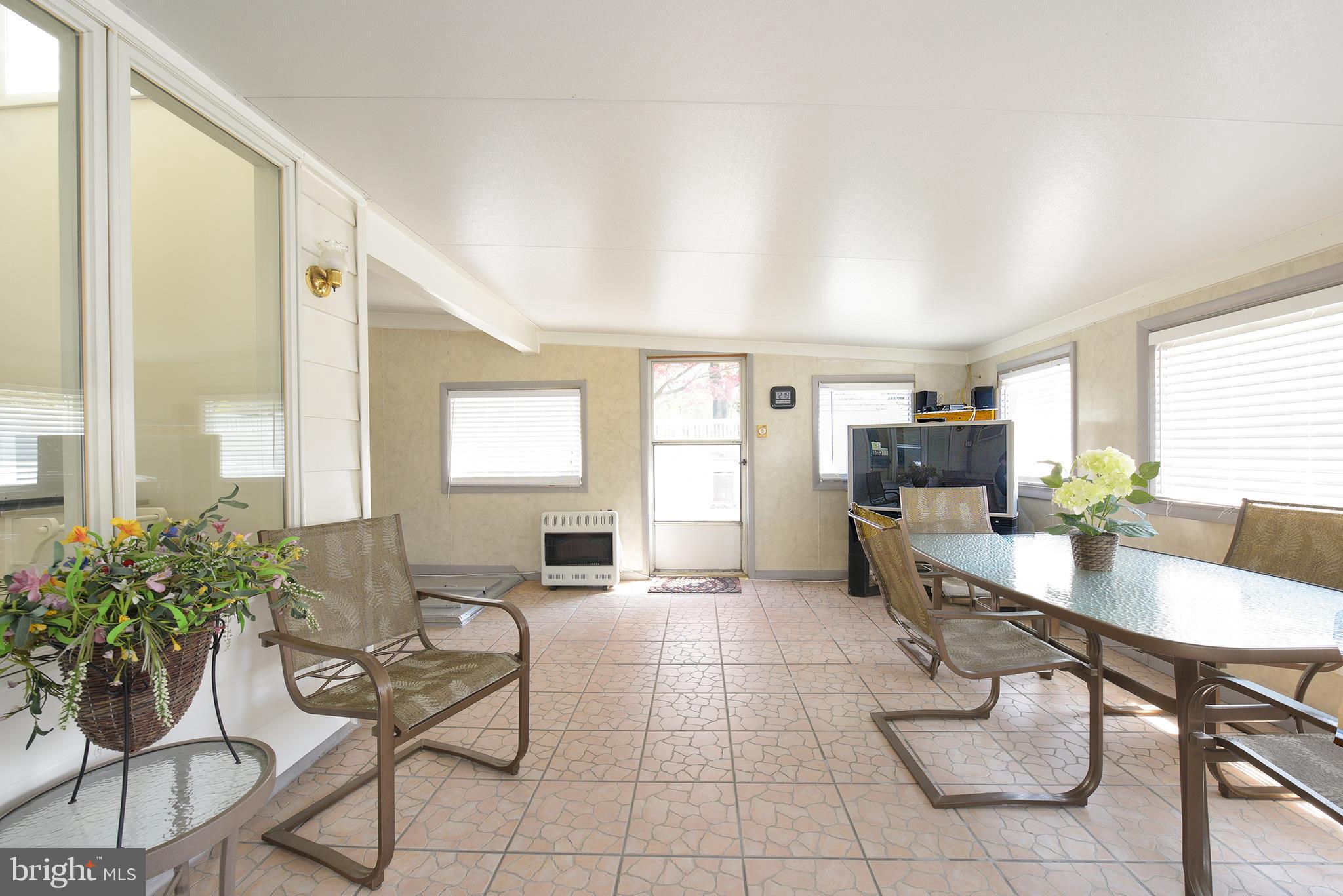 508 Berlin Road Clementon, NJ 08021 - Photo 11 of 27 Sun Room of Kitchen