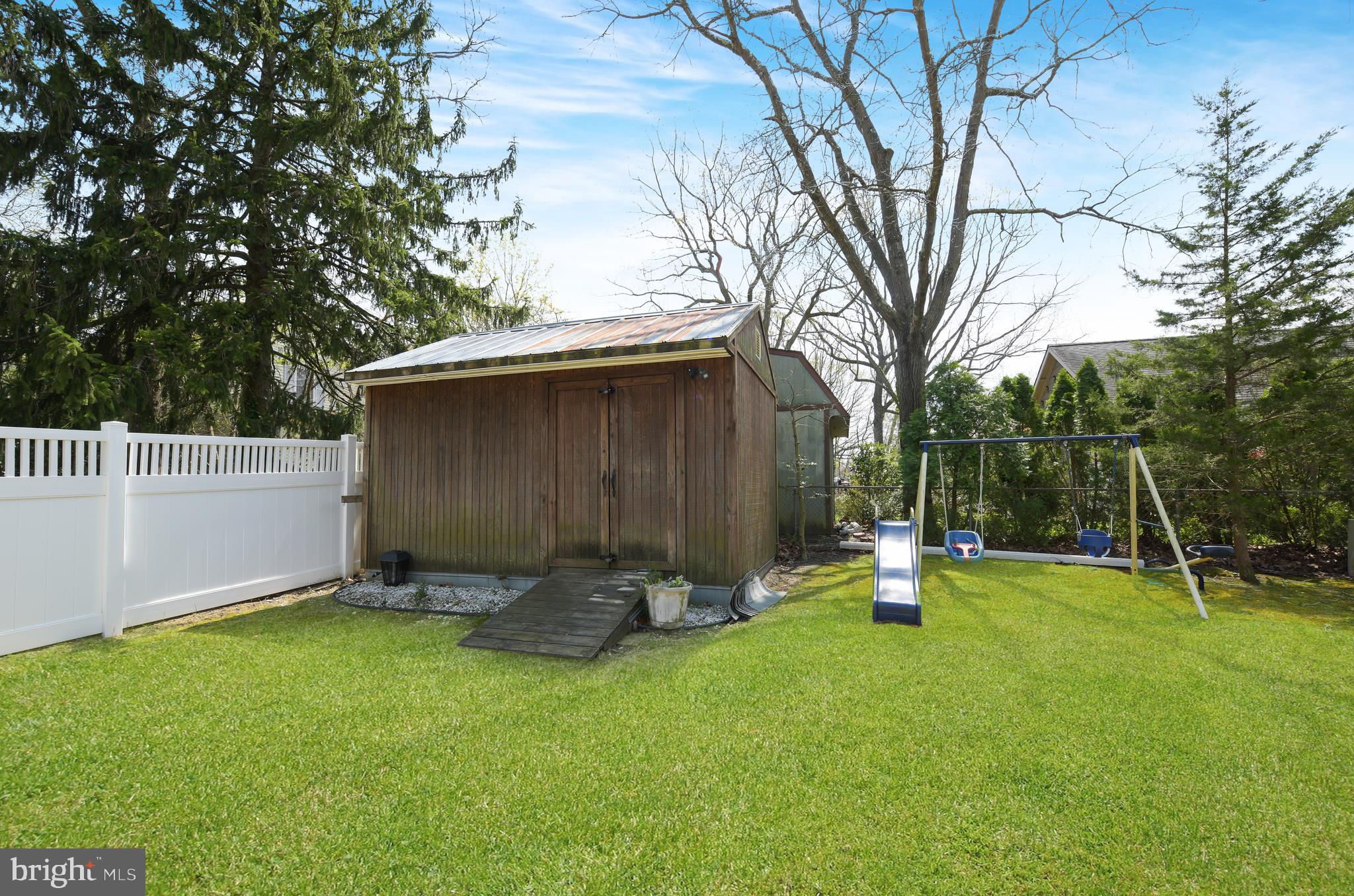 508 Berlin Road Clementon, NJ 08021 - Photo 22 of 27 Rear yard Shed